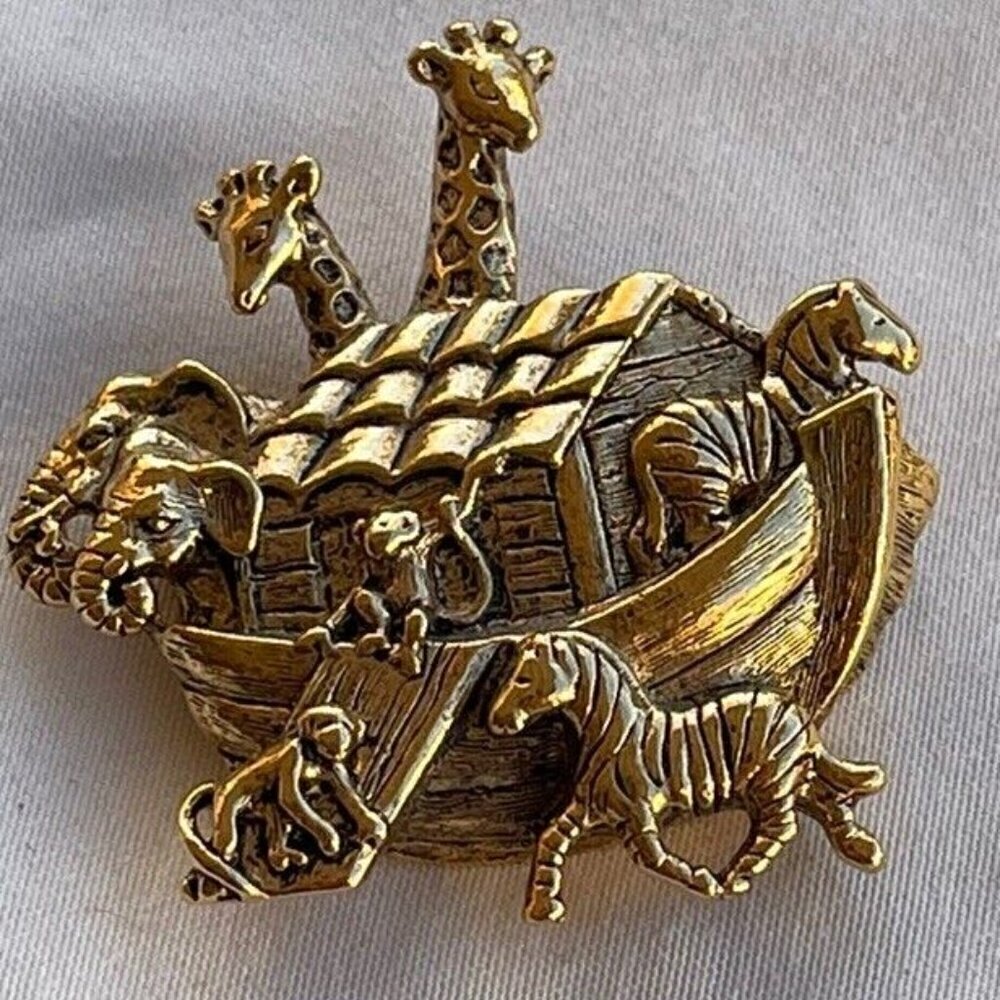 Vintage Avon Gold Tone Textured Noahs Ark Fashion Brooch Scarf Pin Animals